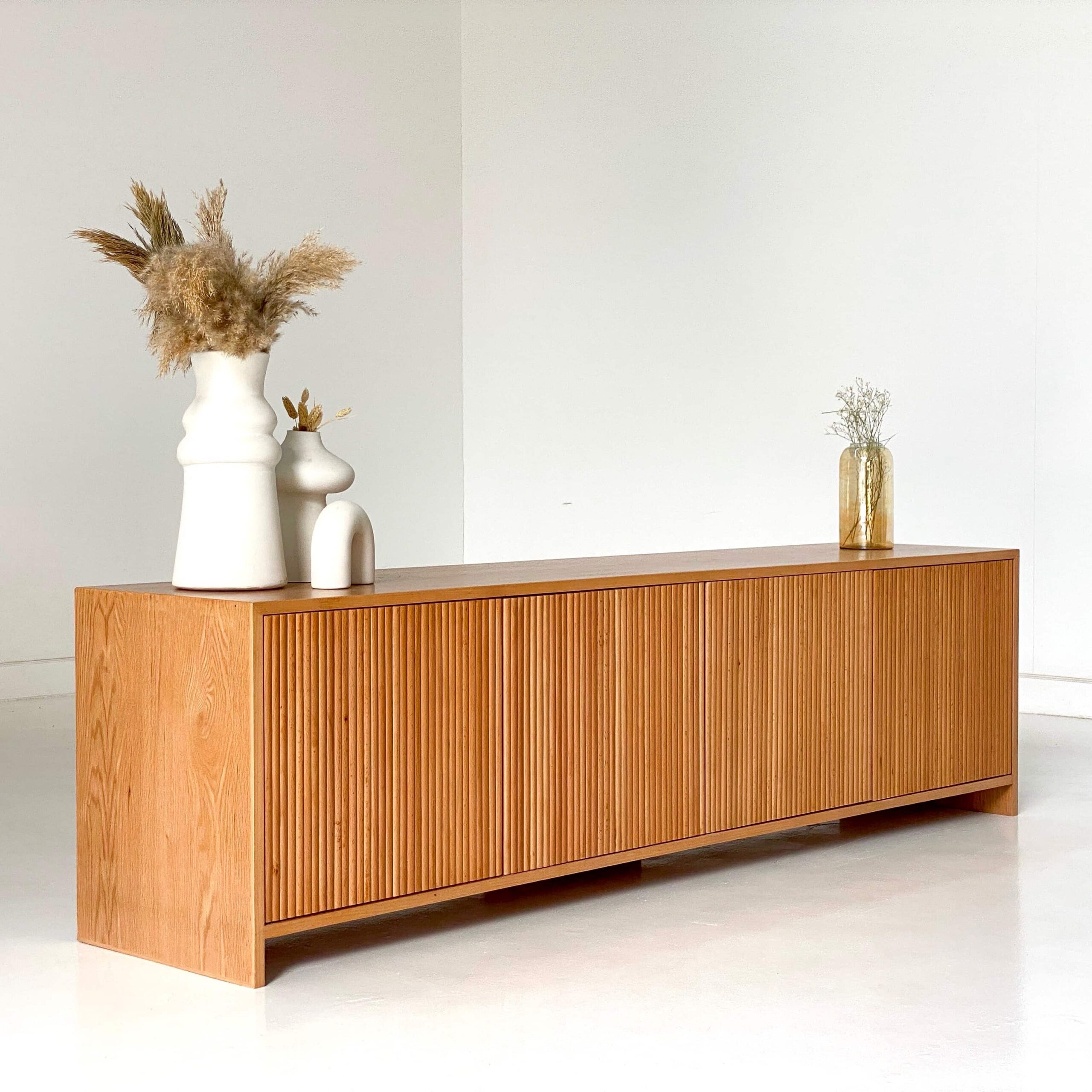 Fluted Beech Wood and Natural Oak Veneer TV Unit - Image 3